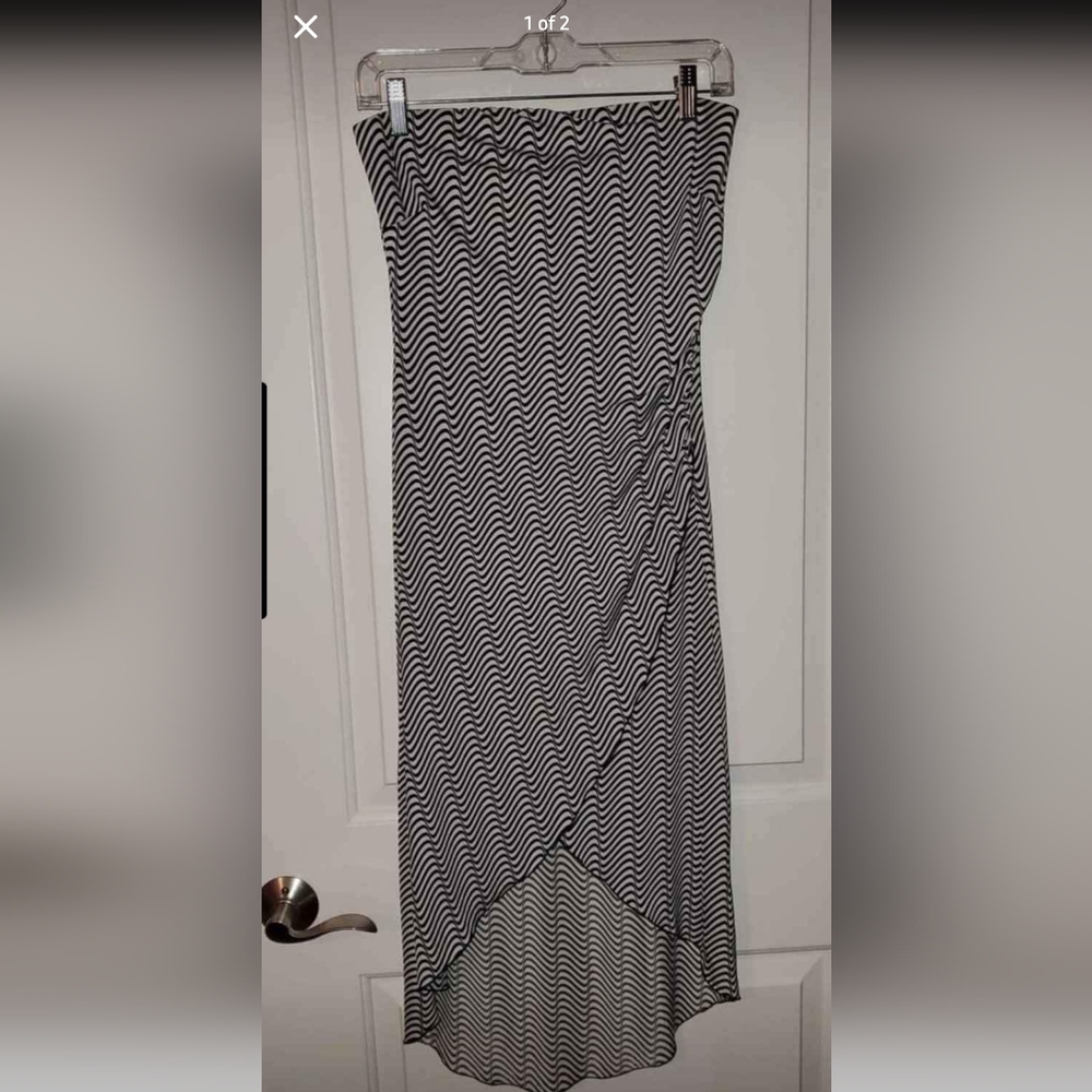 Bebe Monochrome Wave Strapless Dress